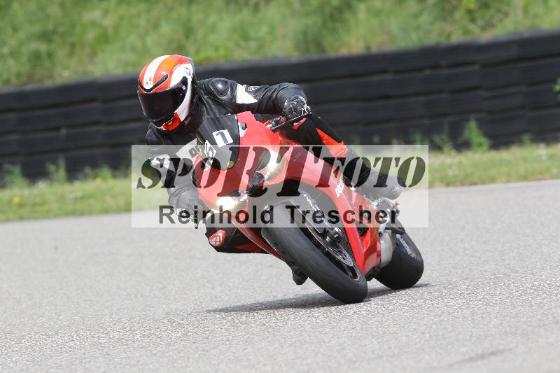 Archiv-2025/10 23.04.2025 Cornu Master School ADR/rot-rouge/61